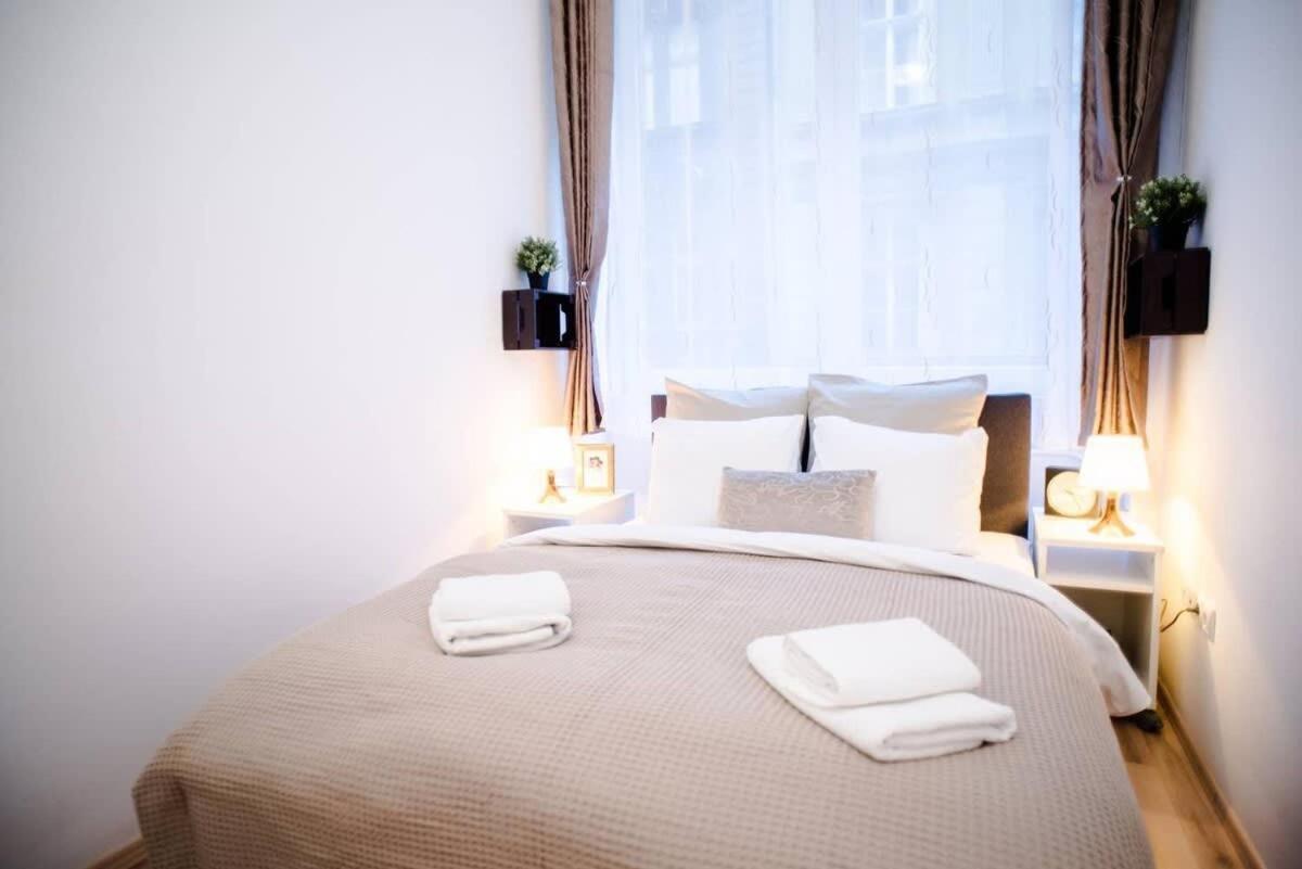 Very Central Spacious Ac Apartment 布达佩斯 外观 照片